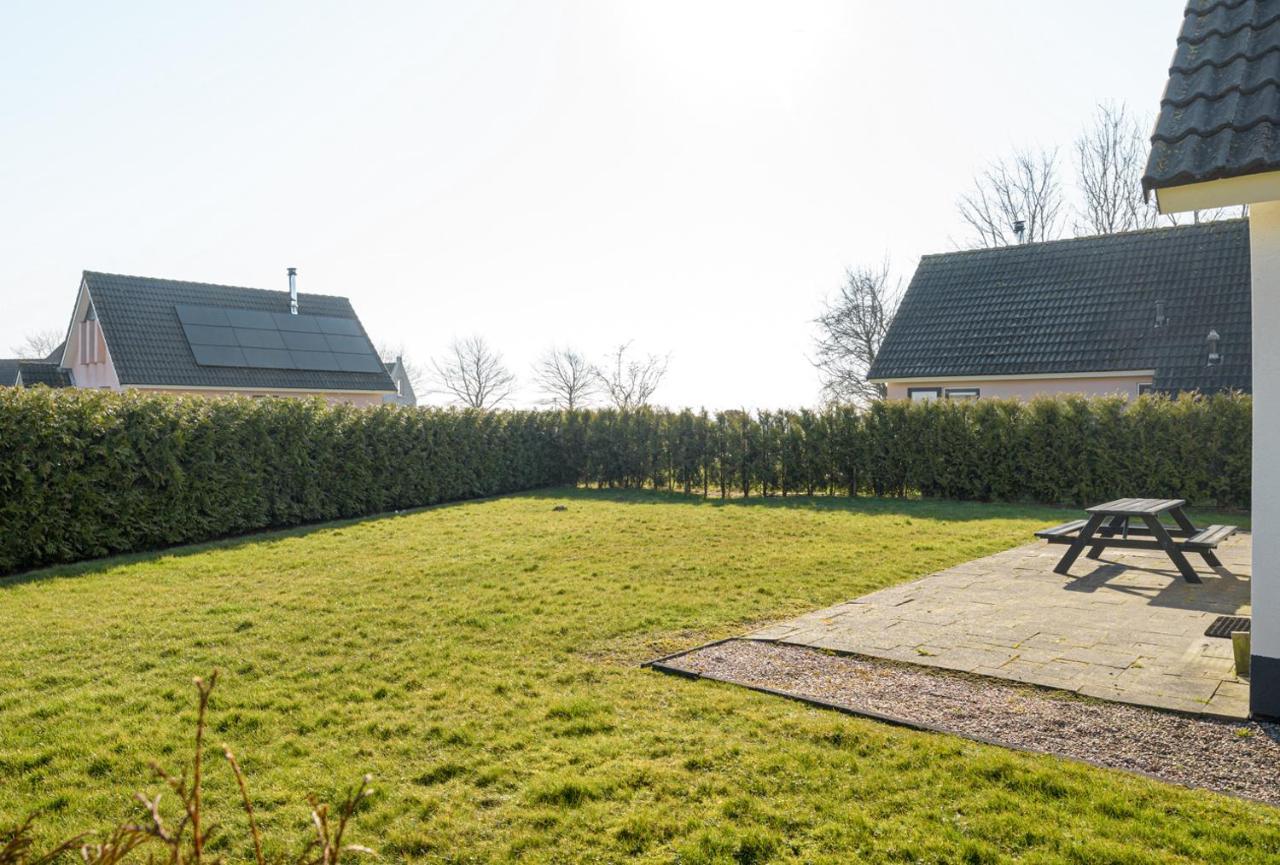 Villa The Frisian Beach House met Scandinavische barrel sauna Tzummarum Exterior foto