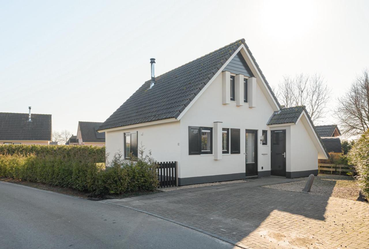 Villa The Frisian Beach House met Scandinavische barrel sauna Tzummarum Exterior foto