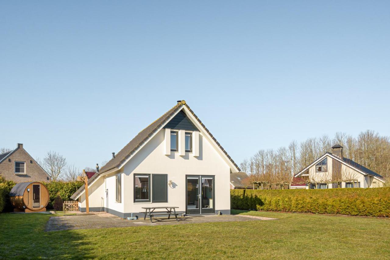 Villa The Frisian Beach House met Scandinavische barrel sauna Tzummarum Exterior foto